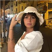 Laureata in Studi Umanistici incline all’insegnamento impartisco lezioni di Italiano per Stranieri, Storia e Letteratura su piattaforme Online